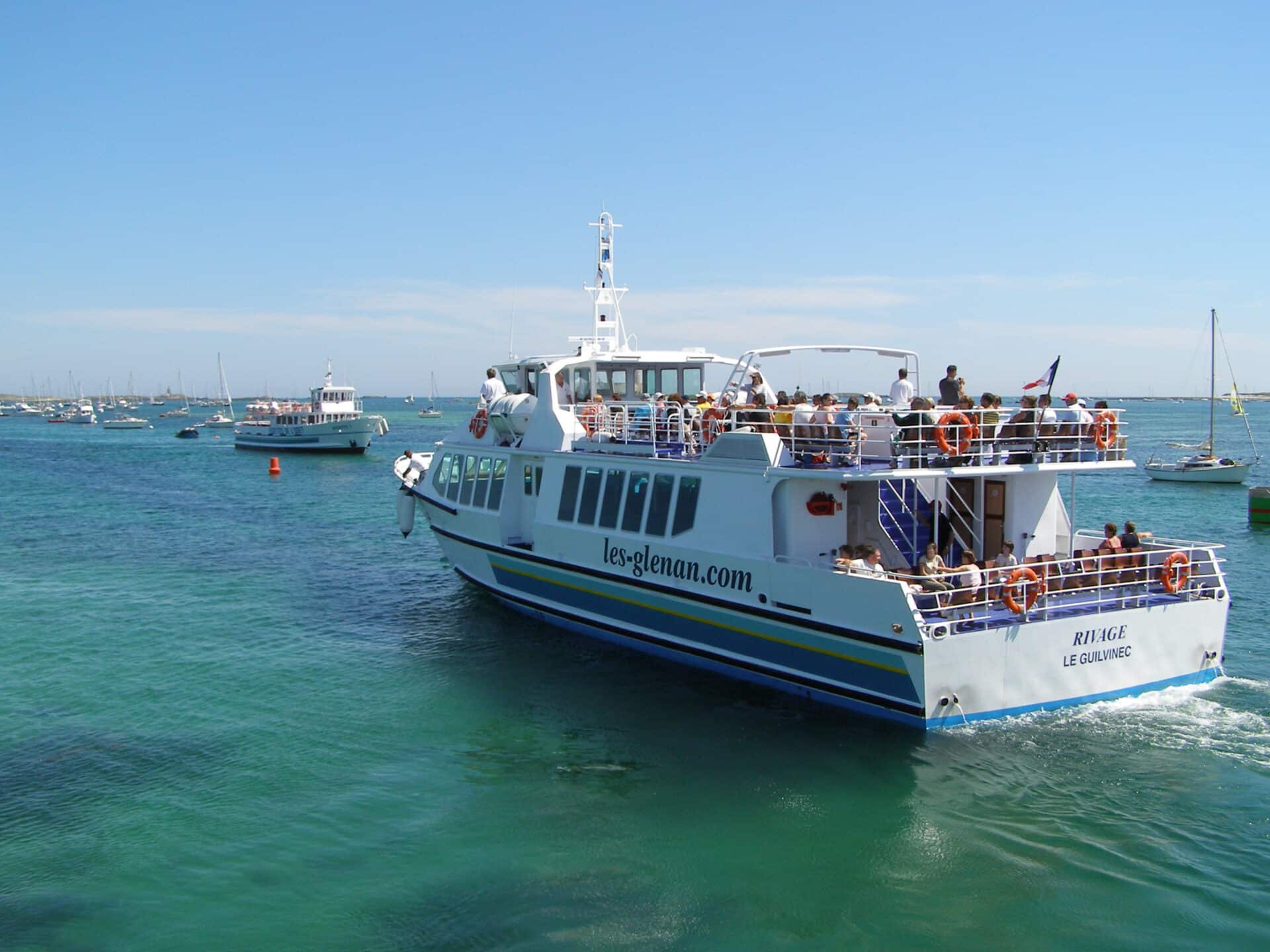 vedettes-odet-glenan-navire-rivage