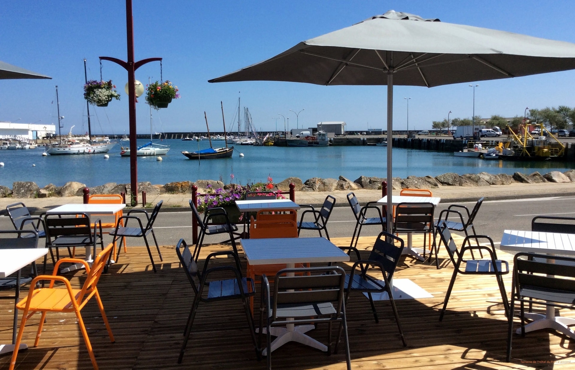 lesconil-hotel-port-terrasse