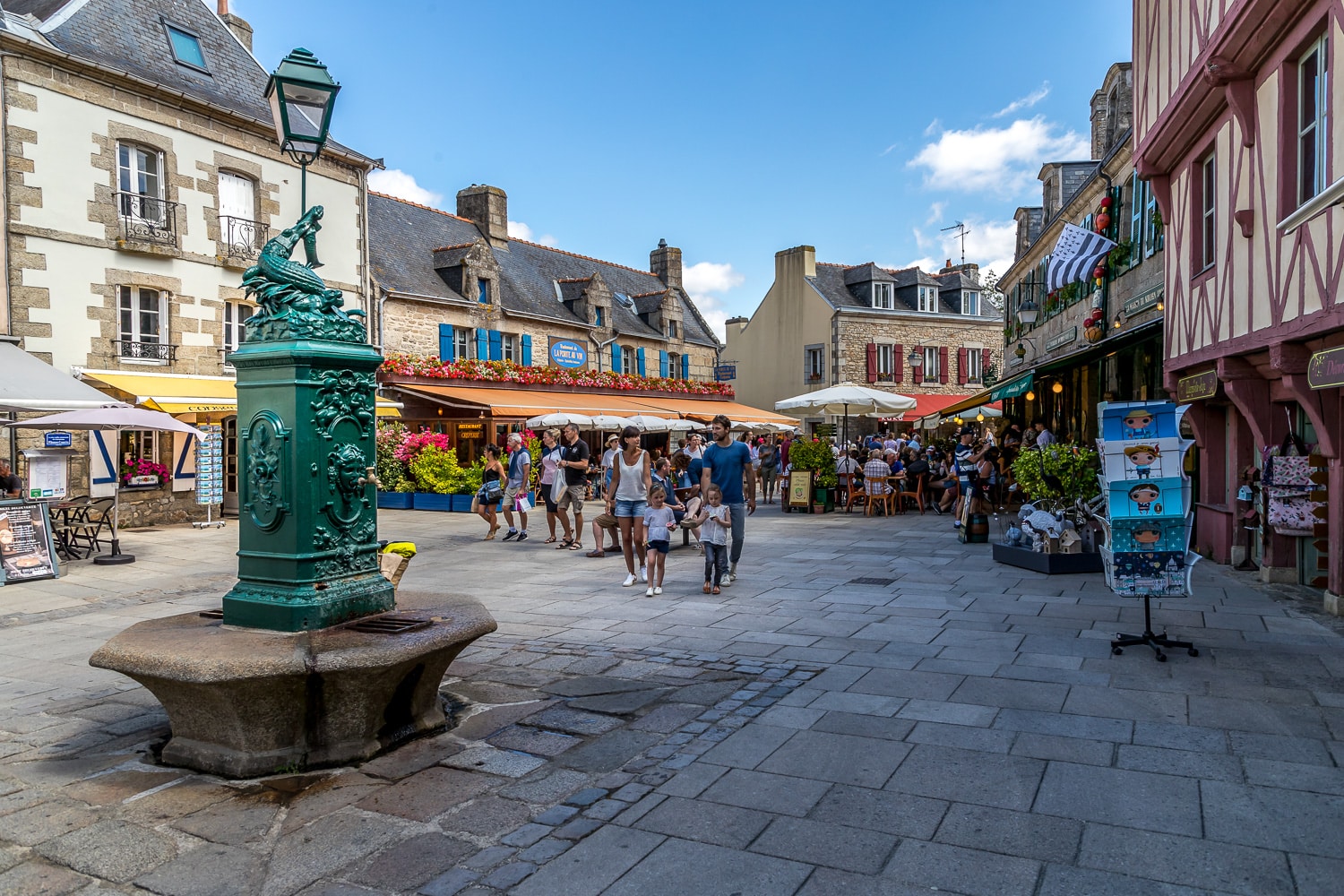 concarneau-place-ville-close
